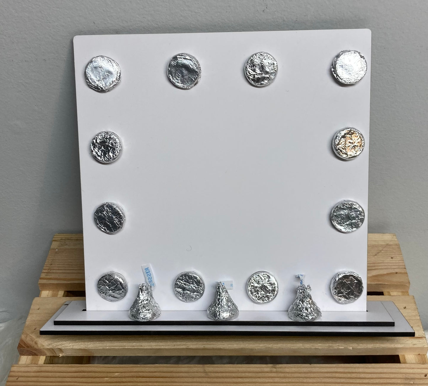 Kiss holder