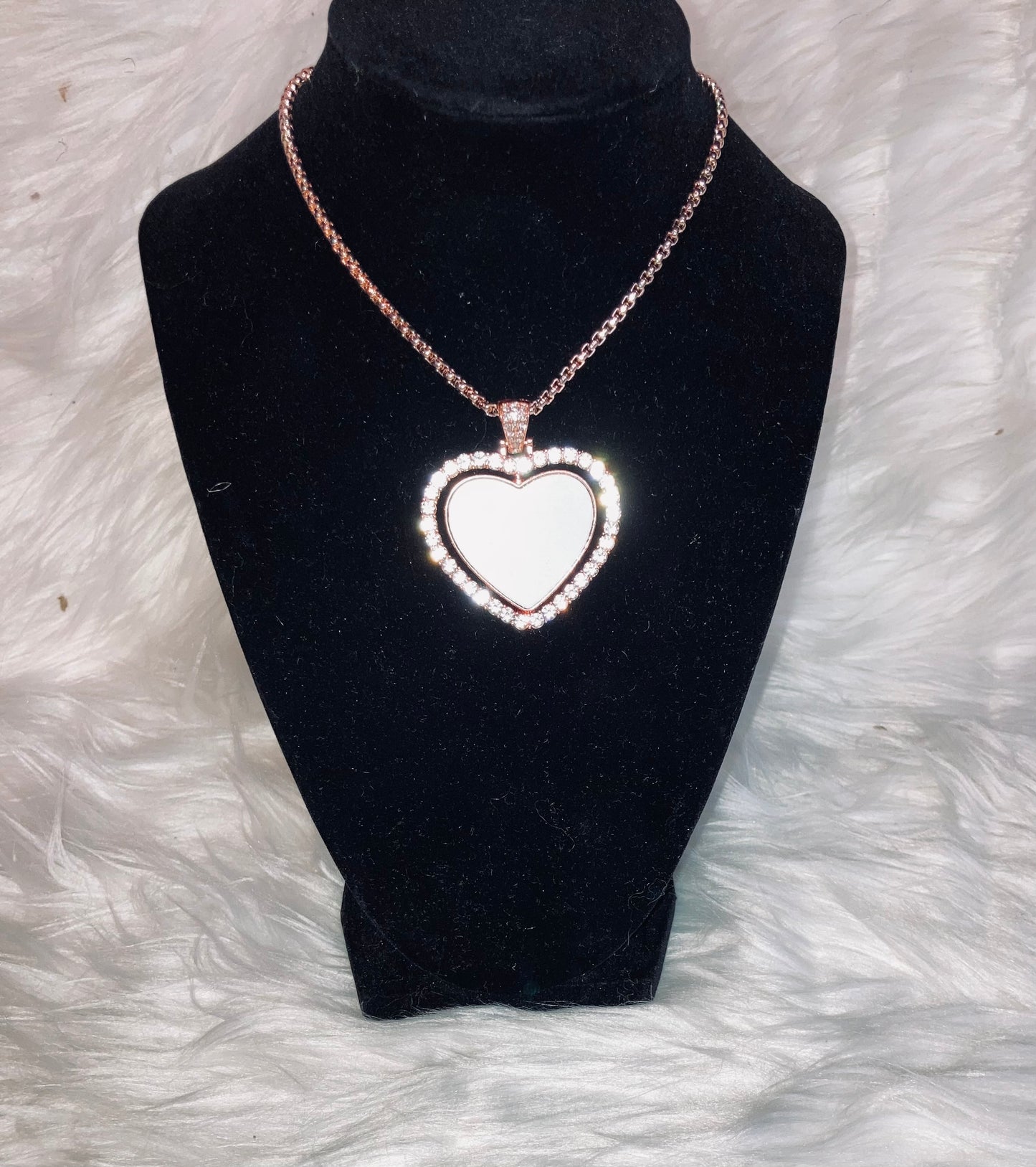 rotating bling necklace