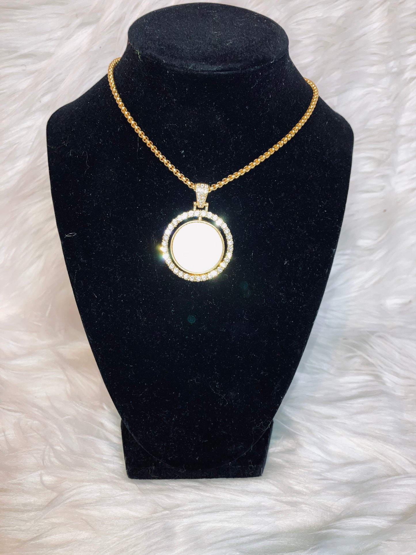 rotating bling necklace