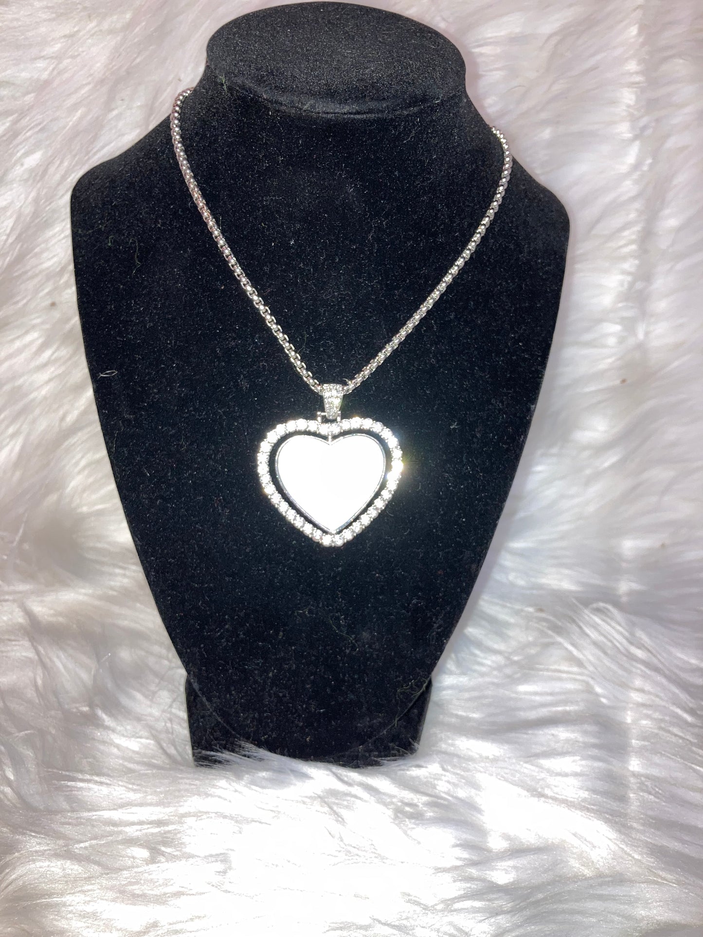 rotating bling necklace