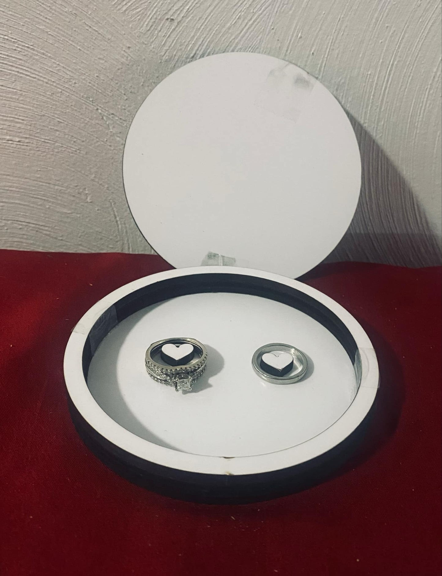 round ring box